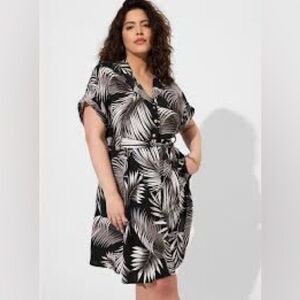 Torrid black palm leave dress curved hem